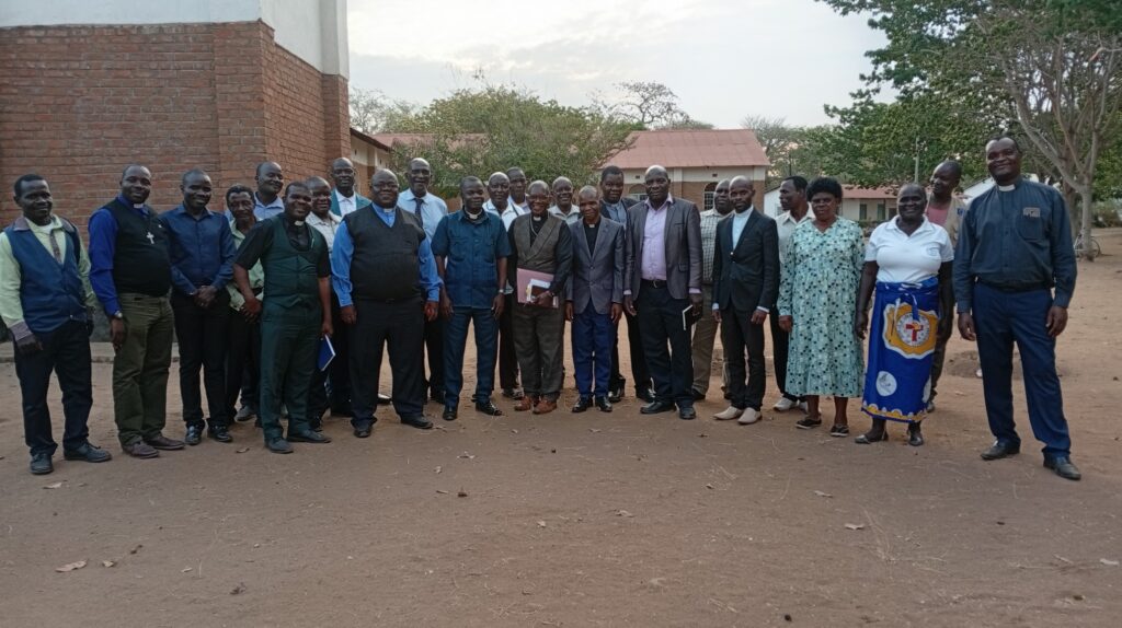 Group photo at Bwiwa